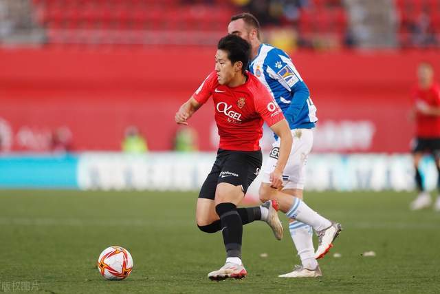 哈登关键三分快船险胜灰熊 76人力克骑士