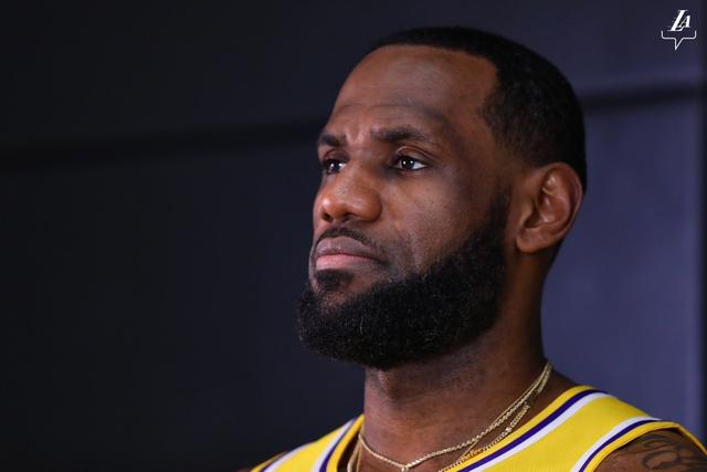 廖三宁17+6杨瀚森5中0 中国男篮不敌马刺